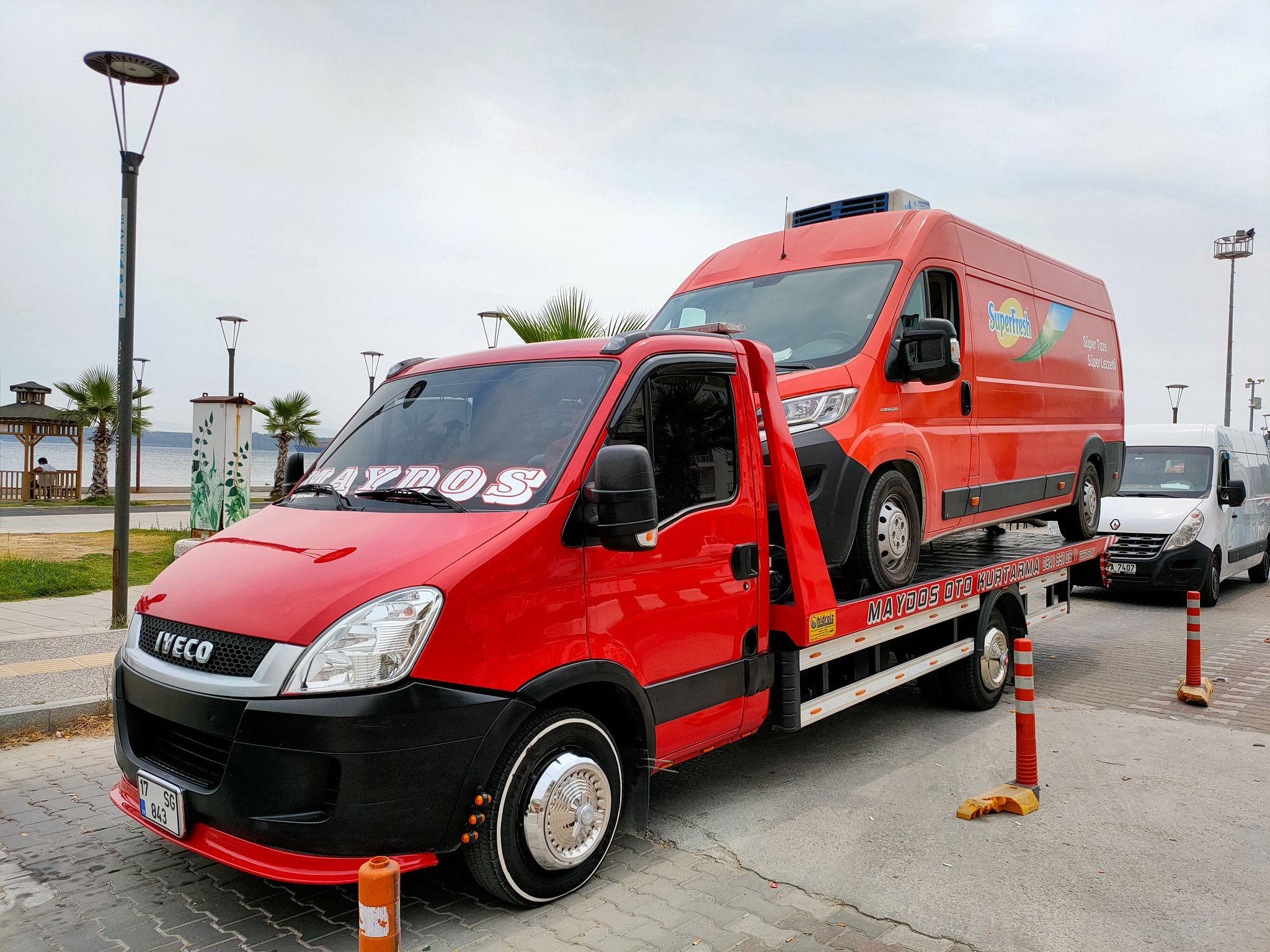 Iveco Kayar Kasa Çekici